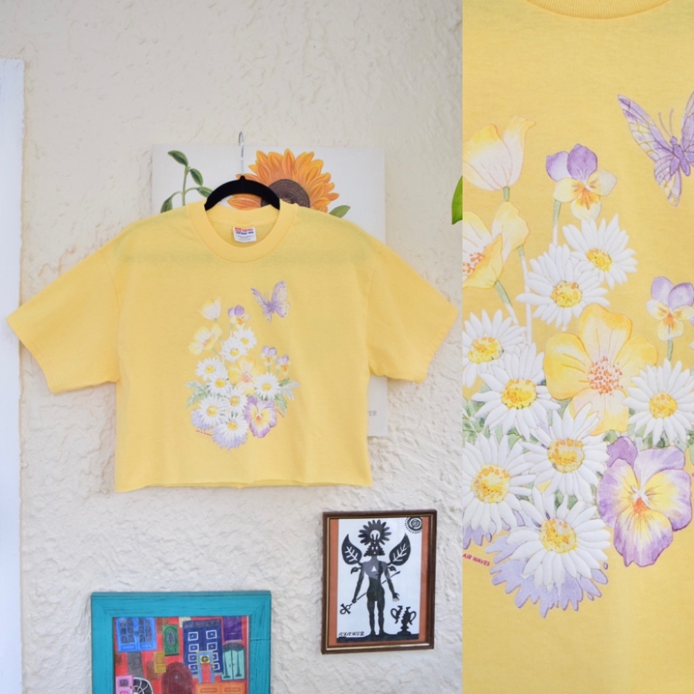 90s pastel yellow floral butterfly graphic tee crop top (M)